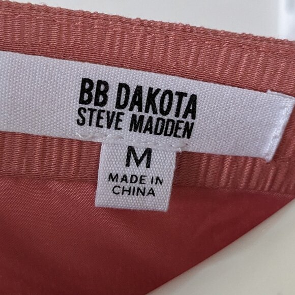 BB Dakota by Steve Madden - "Fields of Gold" Textured Shift Dress - Size M - Picture 8 of 9